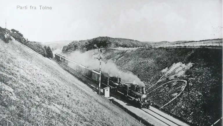 Billedet viser jernbanestrækning ved Tolne ca. 1930